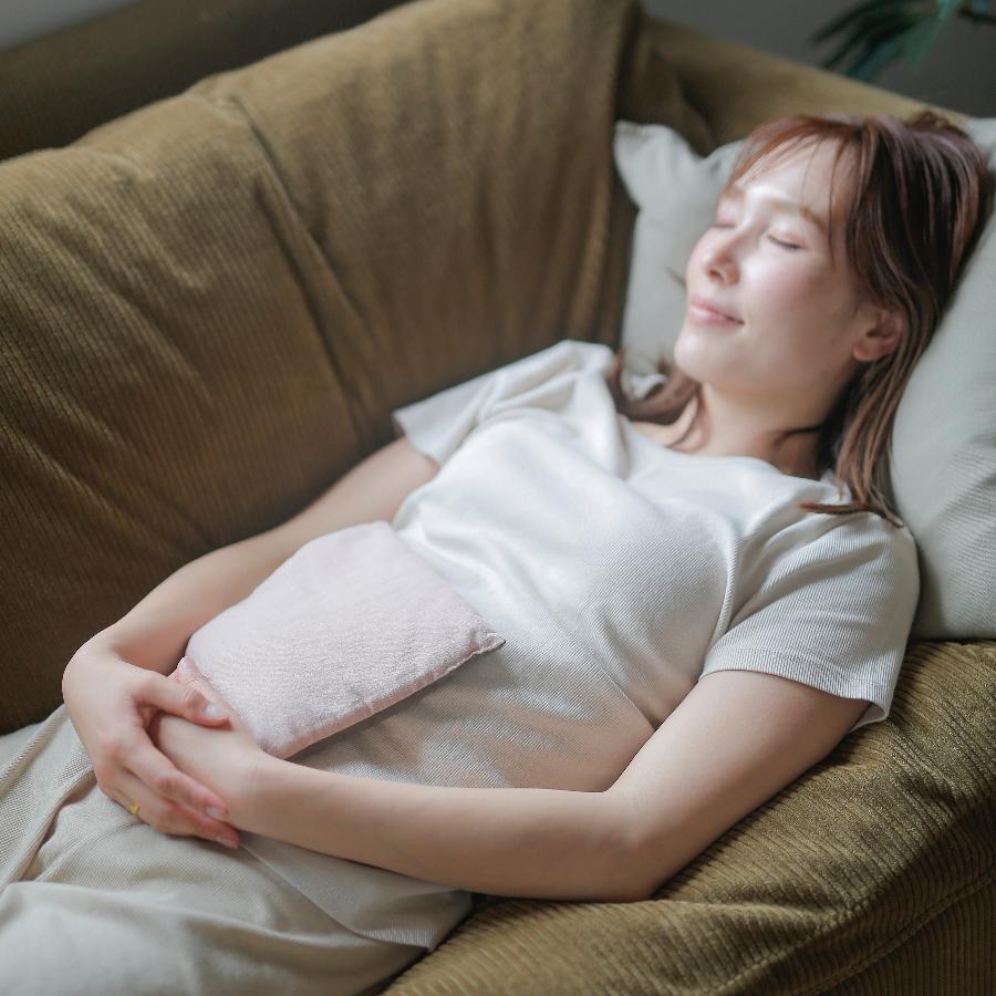 大きめサイズでお腹やお尻をしっかり温める/和温香 お腹用パッド/W*ARoMa HERB(ワロマハーブ)【東京都】 和精油のある暮らし