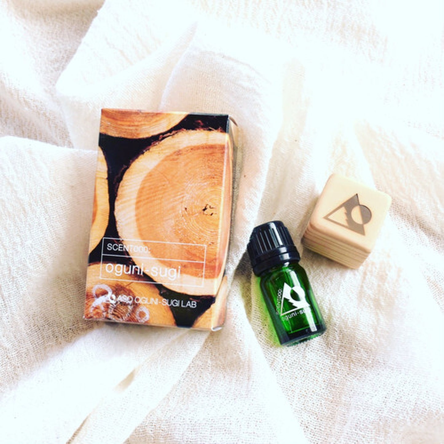 200年の森アンティークウッドオイル- 5ml premium box/フルーティーな熊本の杉の香りといえばこの精油/小国町森林組合【熊本】/和精油 - 和精油のある暮らし