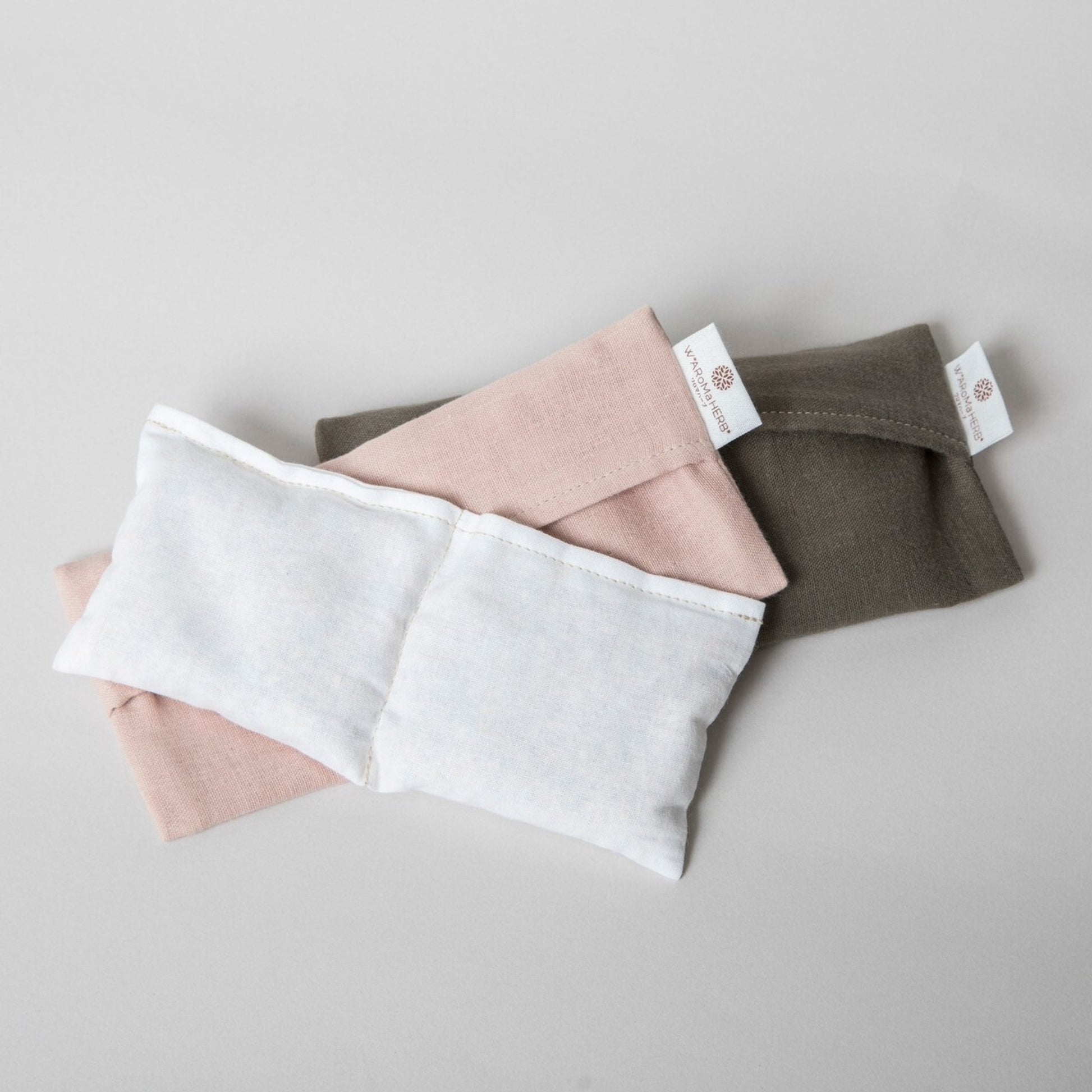 ホットアイピローを乗せたら森の香りでホッとひと息/和温香 アイピロー(カバー付き)/W*ARoMa HERB(ワロマハーブ)【東京都】 - 和精油のある暮らし